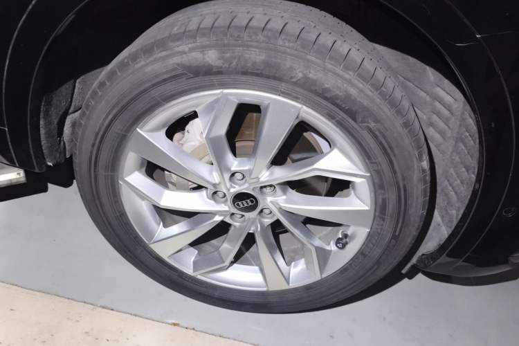 Used Audi Q5L 2021 40 TFSI Luxury Dynamic Edition Right Front Wheel Hub