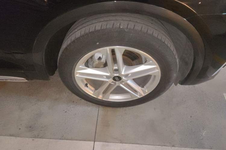 Used Audi Q5L 2021 40 TFSI Fashionable and Elegant Edition Right Front Wheel Hub