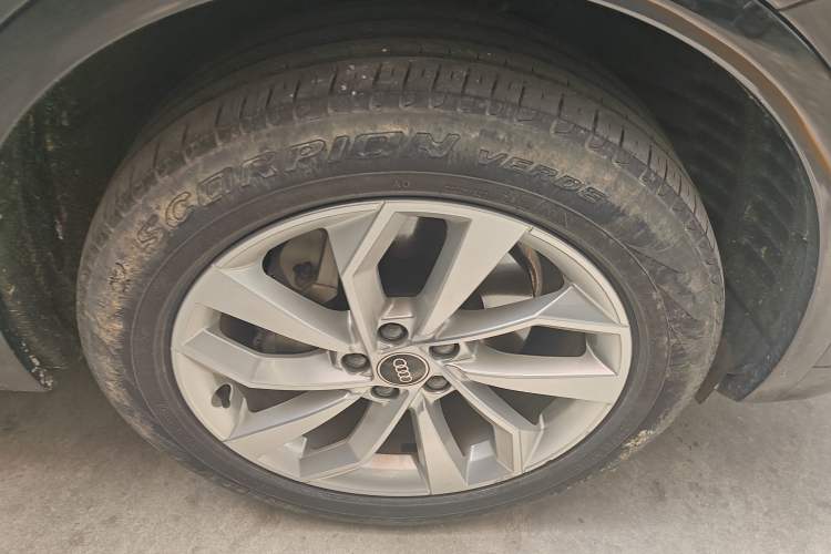 Used Audi Q5L 2021 40 TFSI Luxury Dynamic Edition Right Front Wheel Hub