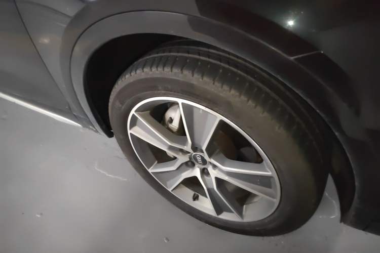 Used Audi Q5L 2021 45 TFSI Luxury Dynamic Edition Right Front Wheel Hub