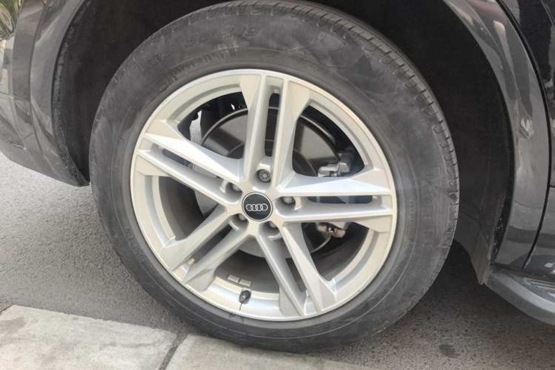 Used Audi Q5L 2021 40 TFSI Fashionable and Elegant Edition Right Front Wheel Hub