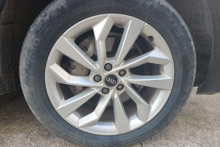 Used Audi Q5L 2021 40 TFSI Fashion Dynamic Model Right Front Wheel Hub