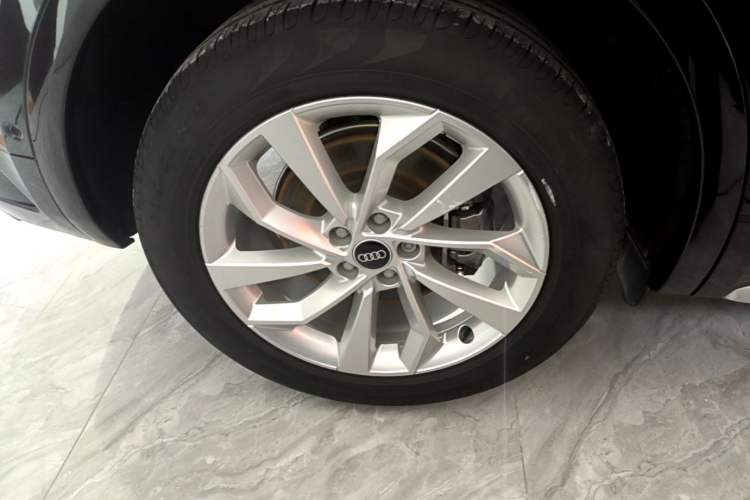 Used Audi Q5L 2021 40 TFSI Luxury Dynamic Edition Right Rear Wheel Hub