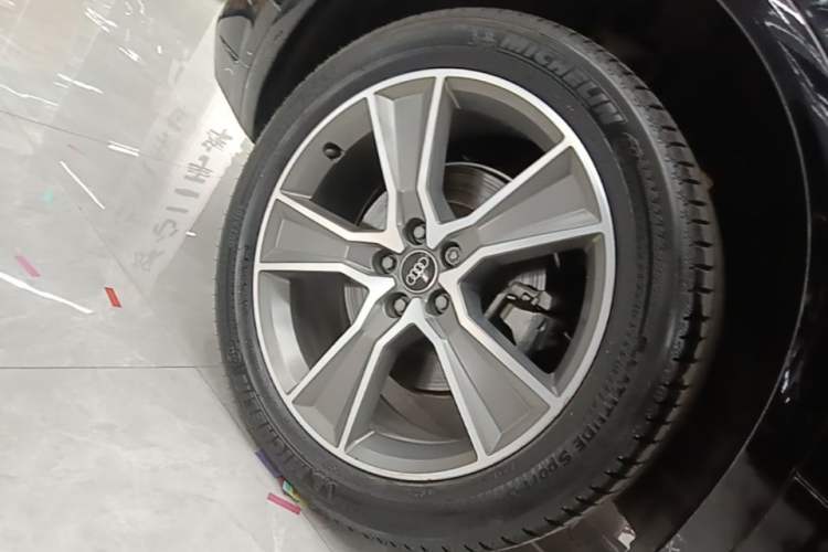 Used Audi Q5L 2021 45 TFSI Luxury Dynamic Edition Right Rear Wheel Hub
