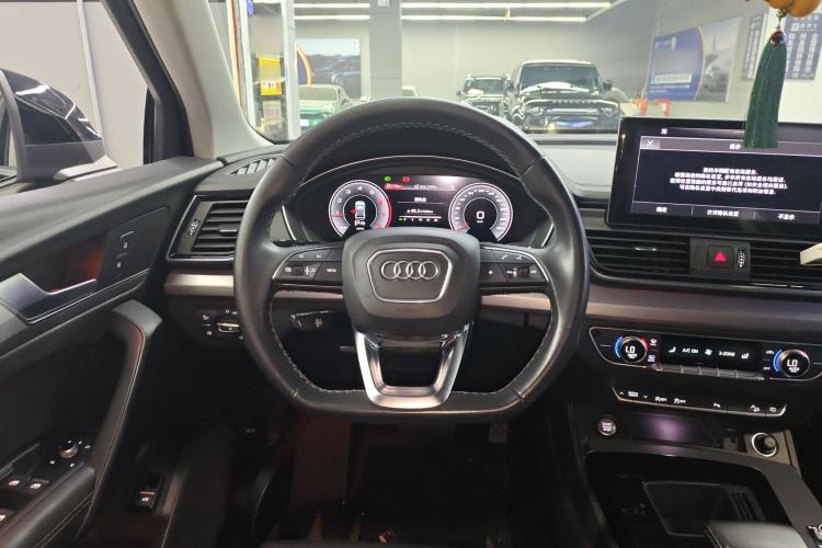 Used Audi Q5L 2021 40 TFSI Fashion Dynamic Model Steering Wheel