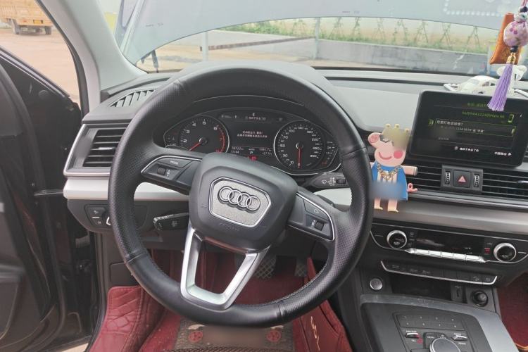 Used Audi Q5L 2021 40 TFSI Fashion Dynamic Model Steering Wheel