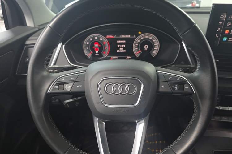 Used Audi Q5L 2021 40 TFSI Fashionable and Elegant Edition Steering Wheel