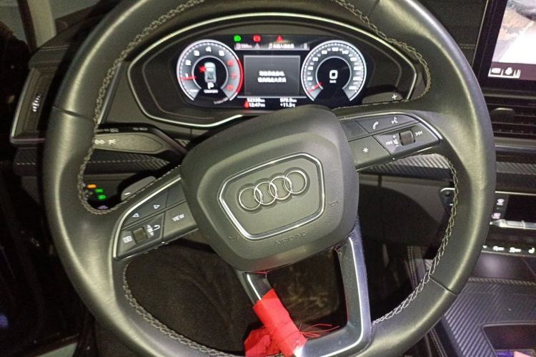 Used Audi Q5L 2021 40 TFSI Fashionable and Elegant Edition Steering Wheel