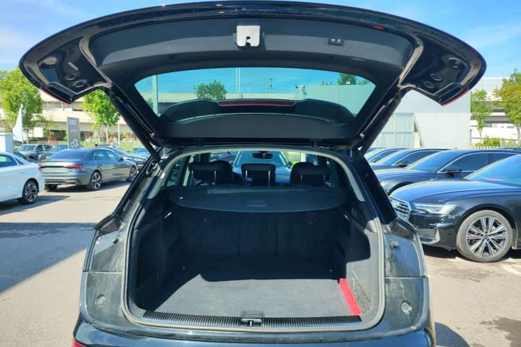Used Audi Q5L 2021 40 TFSI Luxury Dynamic Edition Trunk