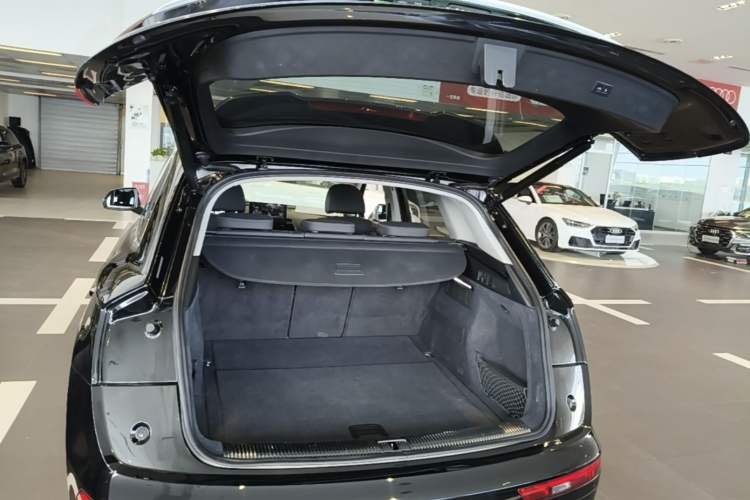 Used Audi Q5L 2021 40 TFSI Luxury Dynamic Edition Trunk