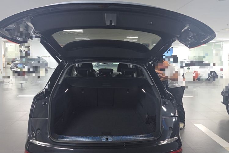 Used Audi Q5L 2021 40 TFSI Fashionable and Elegant Edition Trunk