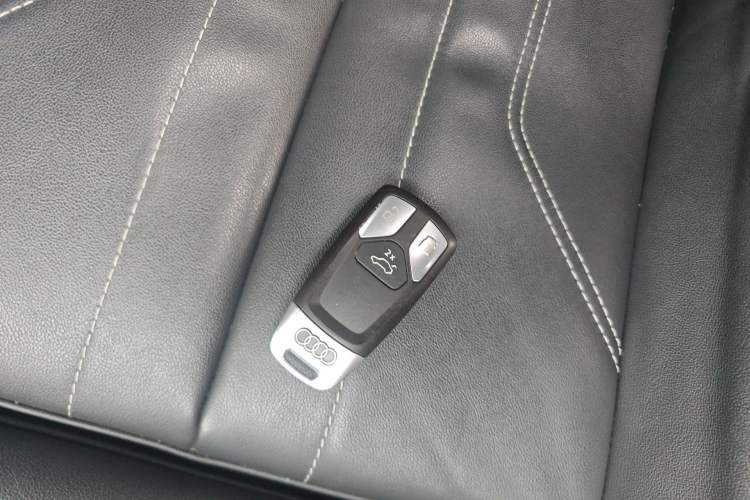 Used Audi Q5L 2021 40 TFSI Fashion Dynamic Model Vehicle Key