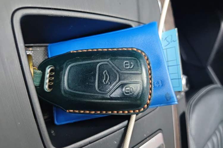Used Audi Q5L 2021 40 TFSI Luxury Prestige Edition Vehicle Key