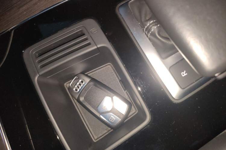 Used Audi Q5L 2021 45 TFSI Luxury Dynamic Edition Vehicle Key