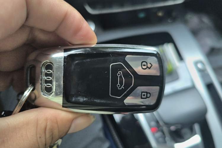 Used Audi Q5L 2021 40 TFSI Fashion Dynamic Model Vehicle Key