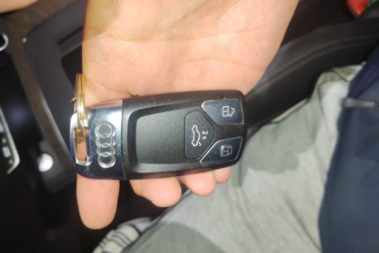 Used Audi Q5L 2021 40 TFSI Luxury Prestige Edition Vehicle Key