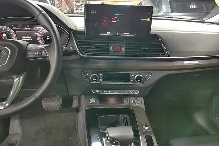 Used Audi Q5L 2021 45 TFSI Prestige Dynamic Edition Audio And AC Panel