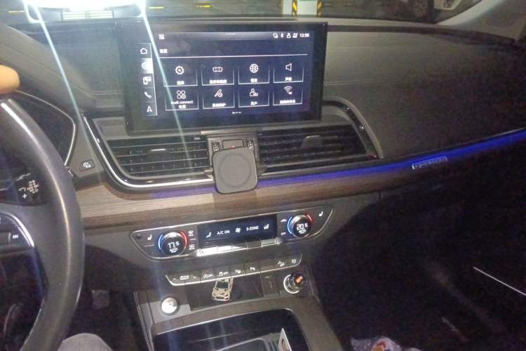 Used Audi Q5L 2021 45 TFSI Prestige Dynamic Edition Audio And AC Panel