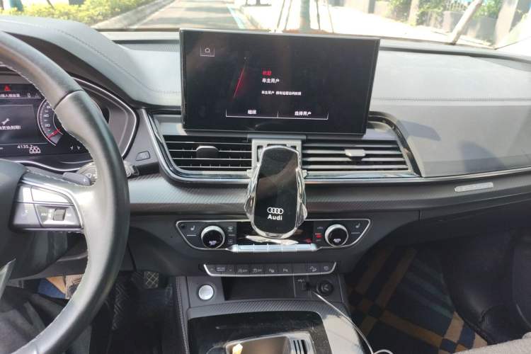 Used Audi Q5L 2021 40 TFSI Luxury Dynamic Edition Audio And AC Panel