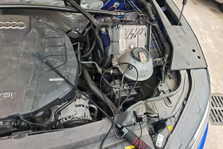 Used Audi Q5L 2021 45 TFSI Luxury Dynamic Edition Engine Bay Left