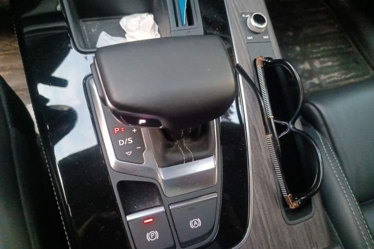 Used Audi Q5L 2021 45 TFSI Prestige Dynamic Edition Gear Lever
