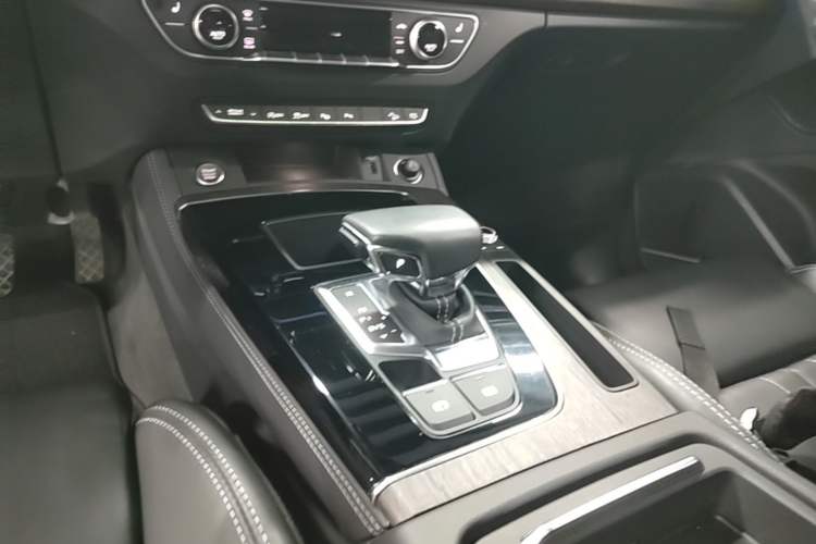 Used Audi Q5L 2021 45 TFSI Prestige Dynamic Edition Gear Lever