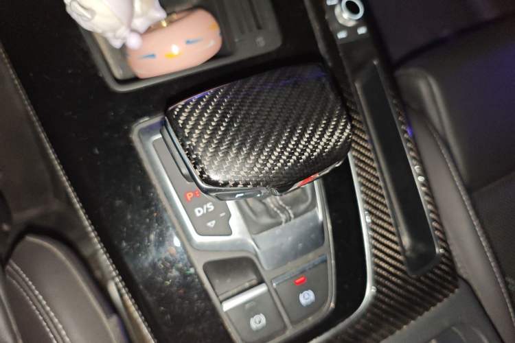 Used Audi Q5L 2021 40 TFSI Fashion Dynamic Model Gear Lever