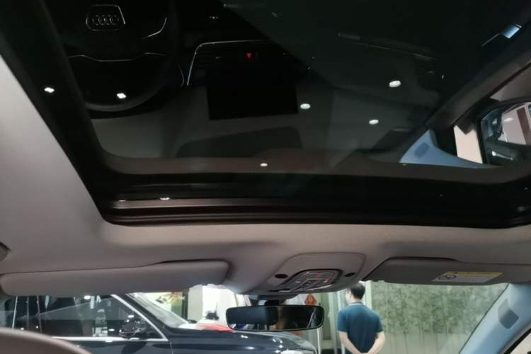 Used Audi Q5L 2021 45 TFSI Prestige Dynamic Edition Headliner