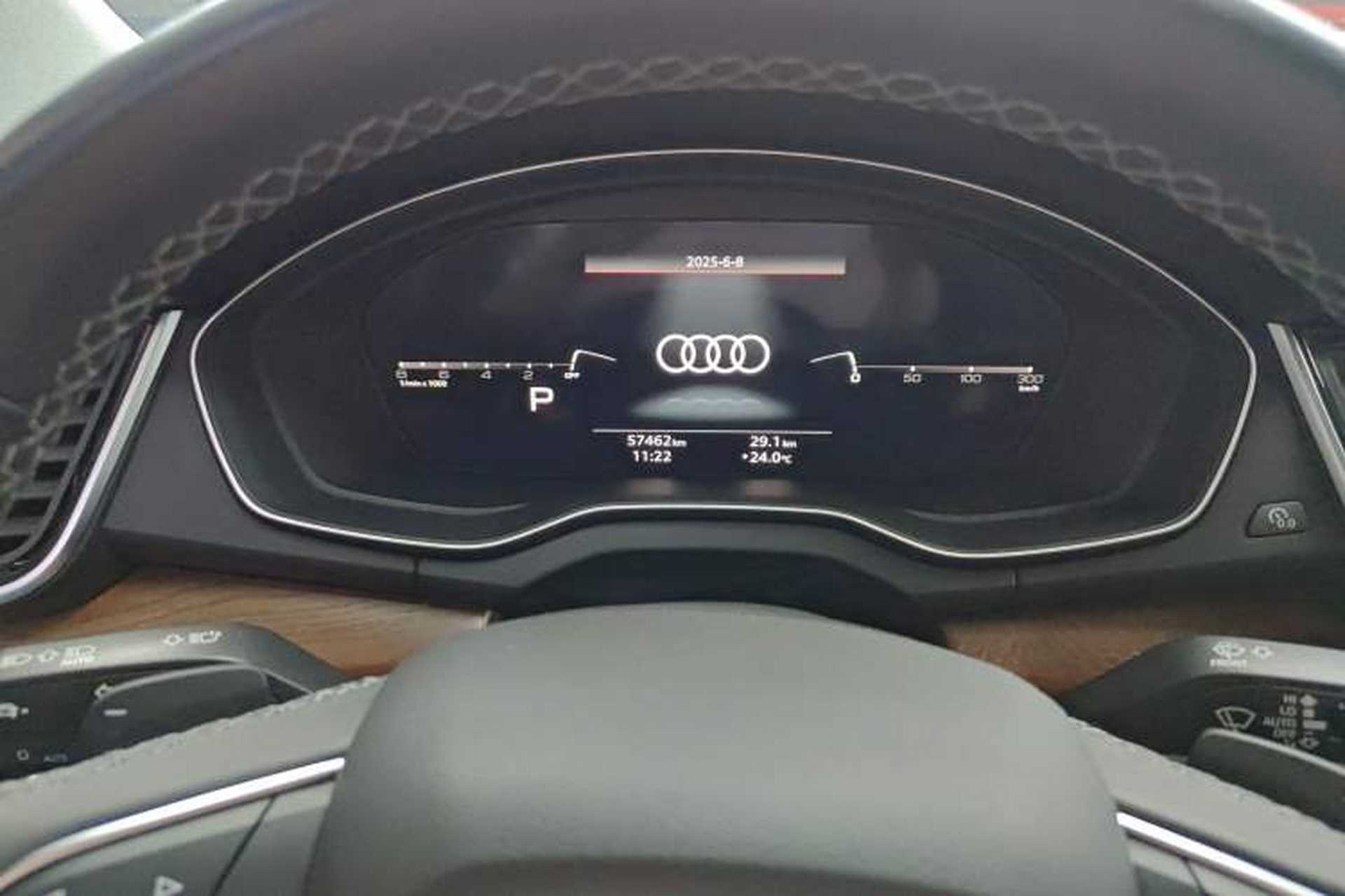 Used Audi Q5L 2021 40 TFSI Luxury Dynamic Edition Odometer Close Up