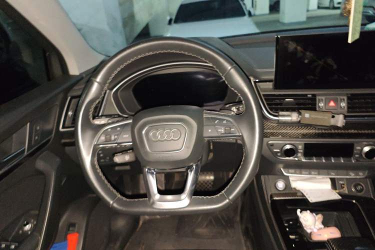 Used Audi Q5L 2021 40 TFSI Fashion Dynamic Model Steering Wheel