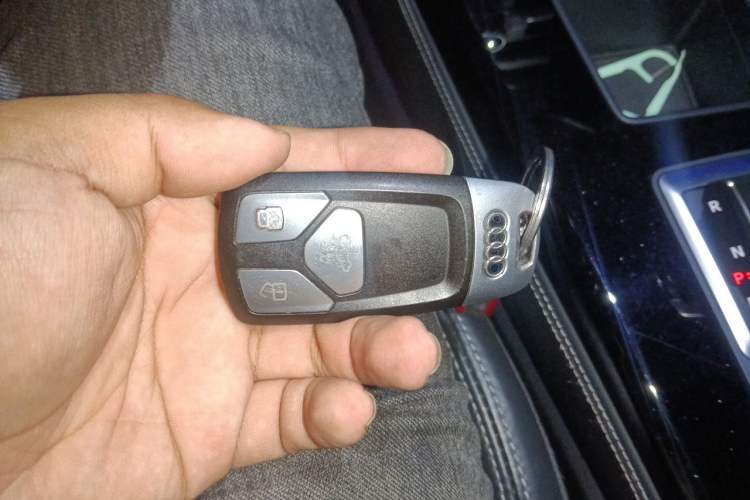 Used Audi Q5L 2021 45 TFSI Prestige Dynamic Edition Vehicle Key