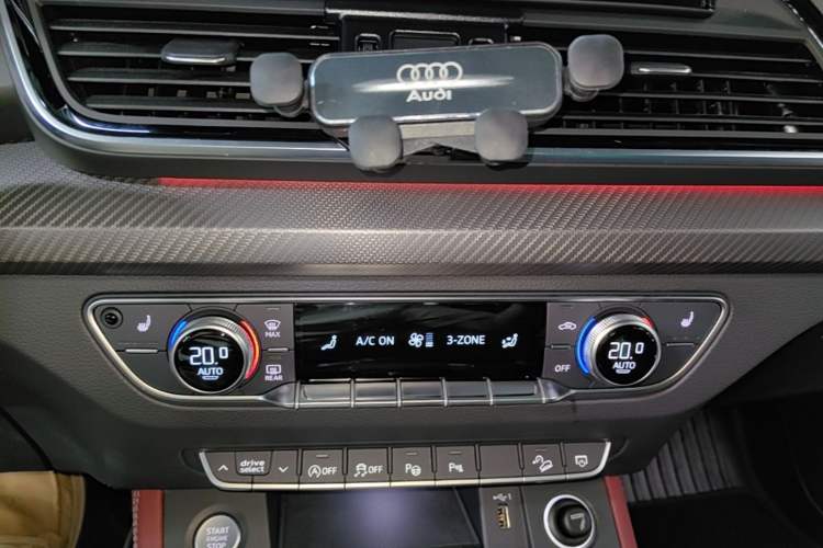 Used Audi Q5L 2021 40 TFSI Enjoy Life Edition Audio And AC Panel