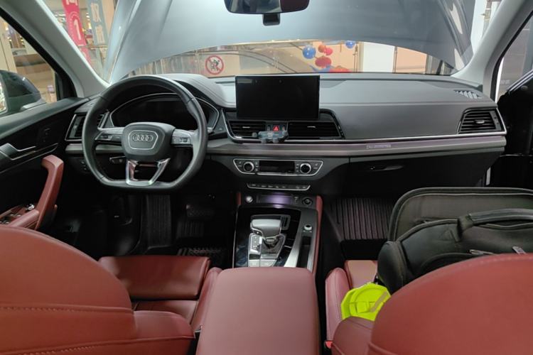 Used Audi Q5L 2021 40 TFSI Enjoy Life Edition Center Console