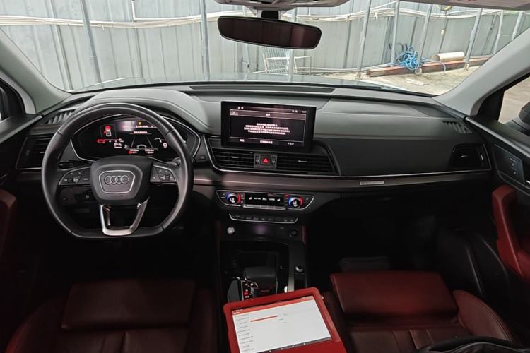 Used Audi Q5L 2021 40 TFSI Enjoy Life Edition Center Console