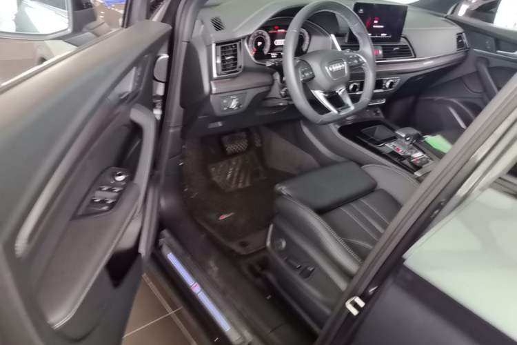 Used Audi Q5L 2021 40 TFSI Luxury Dynamic Edition Driver Seat