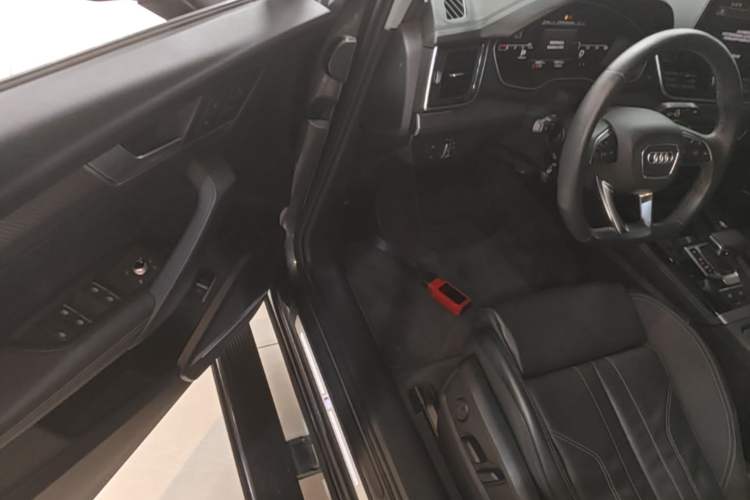 Used Audi Q5L 2021 45 TFSI Luxury Dynamic Edition Driver Seat
