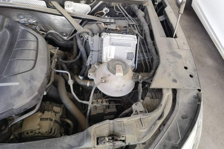 Used Audi Q5L 2021 40 TFSI Luxury Dynamic Edition Engine Bay Left