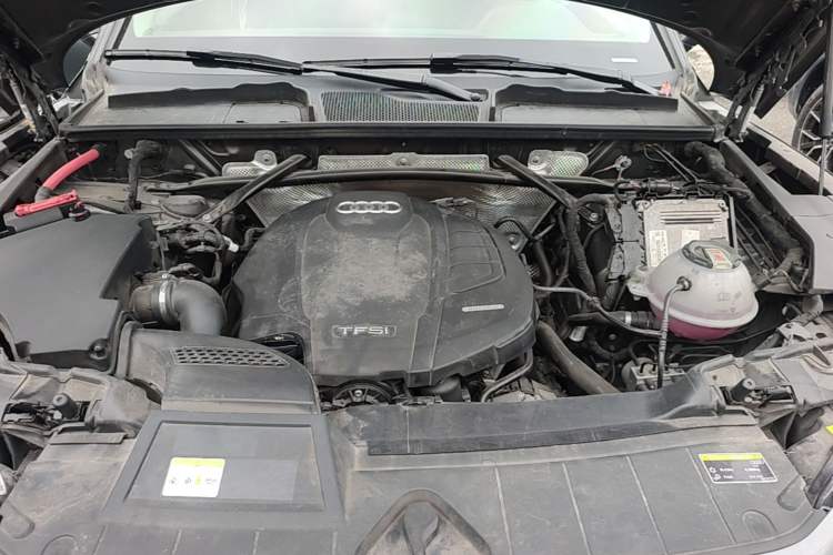 Used Audi Q5L 2021 40 TFSI Luxury Dynamic Edition Engine Bay