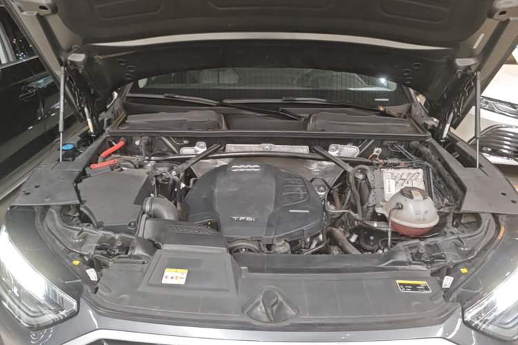 Used Audi Q5L 2021 45 TFSI Luxury Dynamic Edition Engine Bay