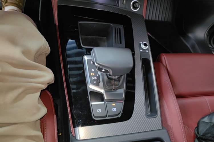 Used Audi Q5L 2021 40 TFSI Enjoy Life Edition Gear Lever