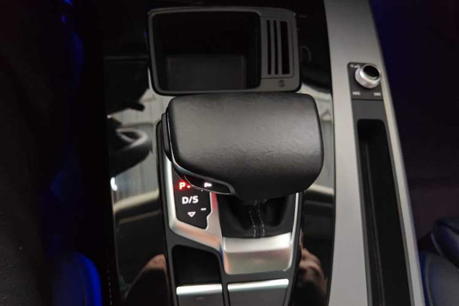 Used Audi Q5L 2021 40 TFSI Fashion Dynamic Model Gear Lever