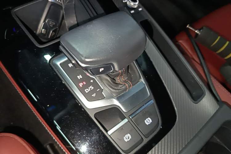 Used Audi Q5L 2021 40 TFSI Enjoy Life Edition Gear Lever