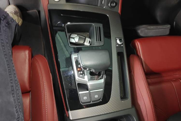 Used Audi Q5L 2021 40 TFSI Enjoy Life Edition Gear Lever