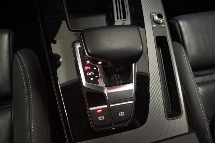 Used Audi Q5L 2021 45 TFSI Luxury Prestige Edition Gear Lever