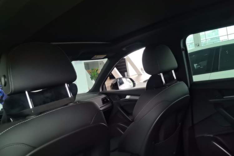 Used Audi Q5L 2021 40 TFSI Luxury Dynamic Edition Headliner