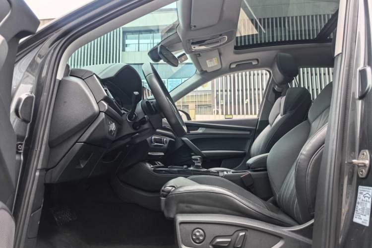 Used Audi Q5L 2021 40 TFSI Luxury Dynamic Edition Interior 1