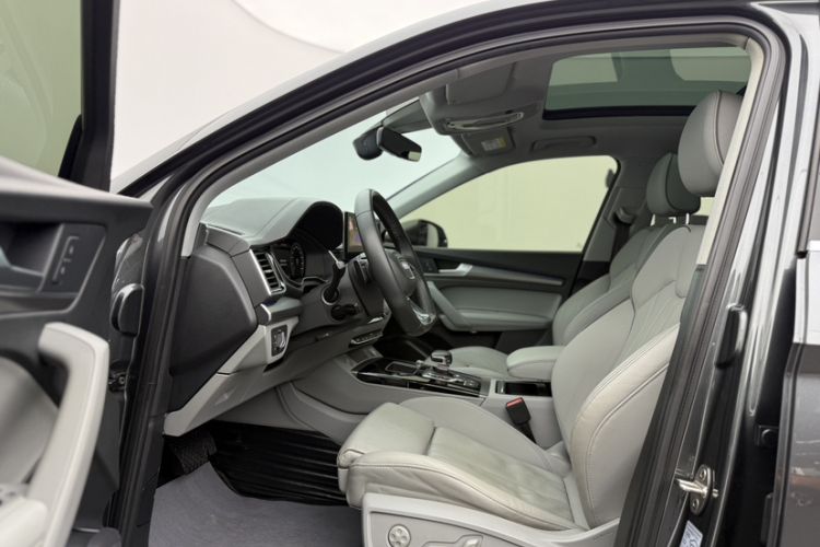 Used Audi Q5L 2021 40 TFSI Luxury Dynamic Edition Interior 3
