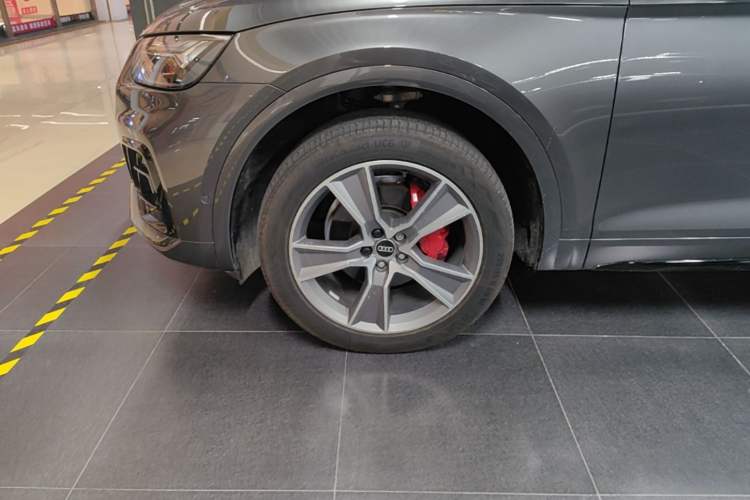 Used Audi Q5L 2021 40 TFSI Enjoy Life Edition Left Front Wheel Hub
