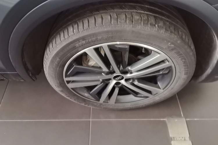 Used Audi Q5L 2021 40 TFSI Luxury Dynamic Edition Left Front Wheel Hub