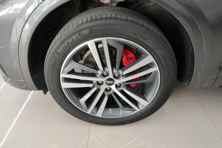 Used Audi Q5L 2021 40 TFSI Luxury Dynamic Edition Left Front Wheel Hub